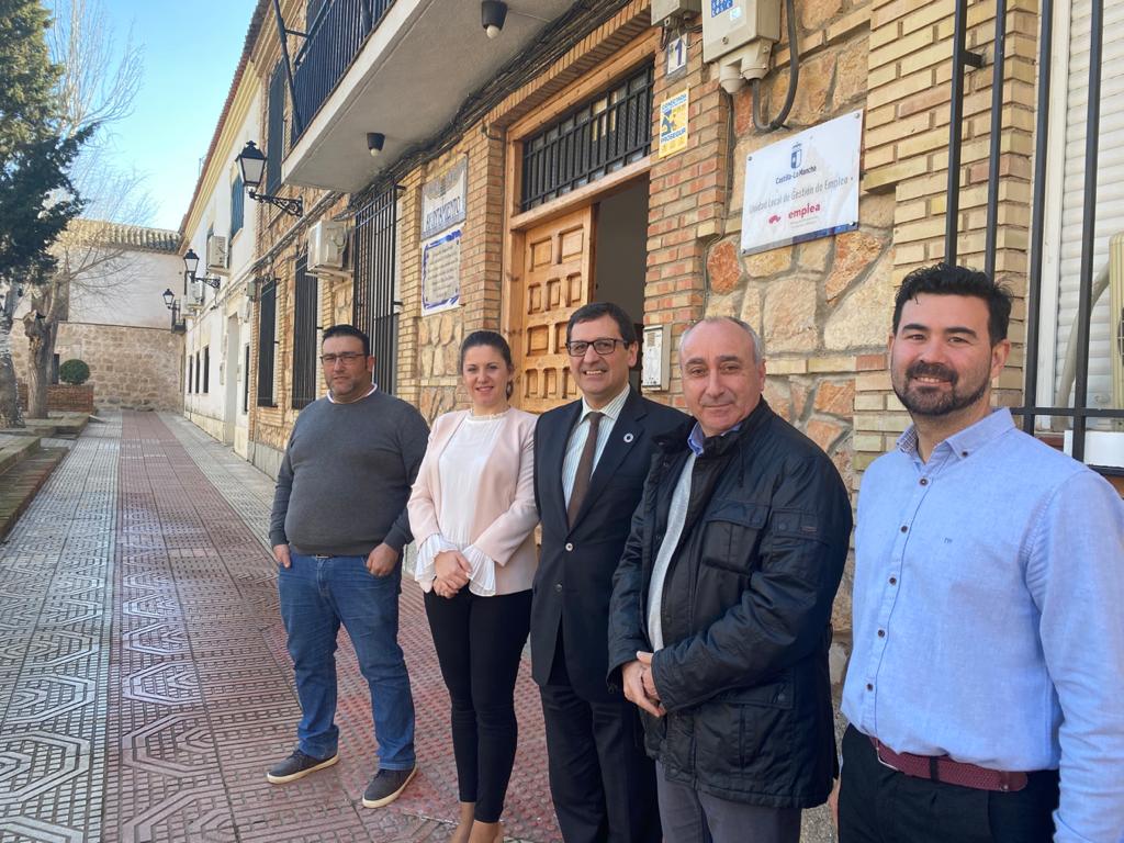 Reunión entre alcaldesa fadriqueña y delegados de la Junta de Comunidades de Toledo condelegadoempleo